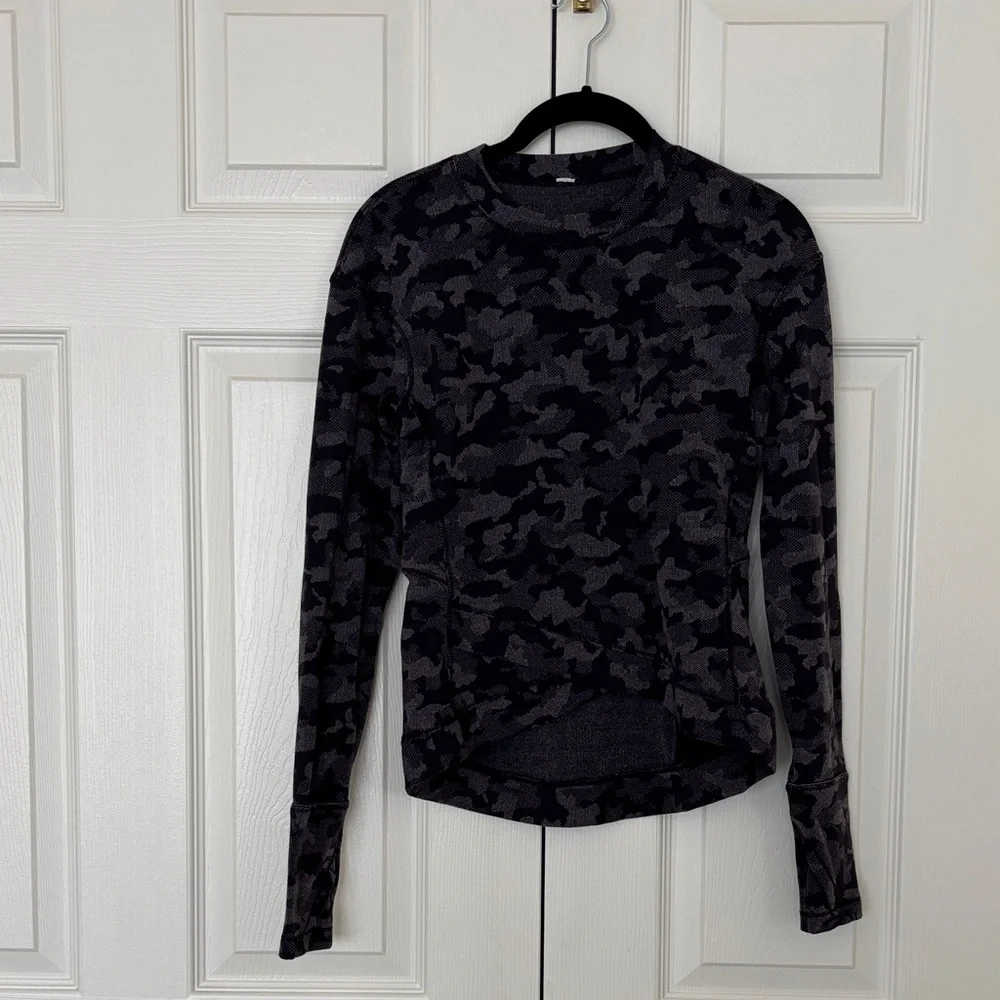 Lululemon Athletica Black Camouflage Sweatshirt - Picture 1 of 4